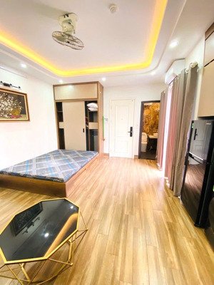 ccmn tt hoàng mai giáp hai bà trưng 7 tầng 15p dòng tiền khủng ô tô đỗ cửa full nội thất