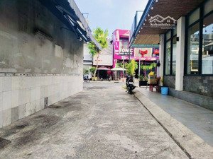 bán nhà tân sơn nhì ngang khủng 13m xe hơi vào tận nhà sổ hoàn công giá chỉ 11.x tỷ