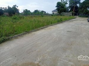 cc bán lô đất mặt tiền khủng 30,64m giá rẻ chỉ 11tr/m hòa trúc xã phú cát mới tp hà nội dt 373,5m