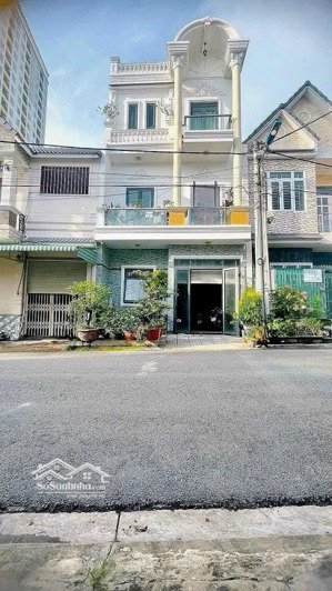 nhà 3 lầu gần quốc lộ 1k giá 4 tỷ 990 triệu tl