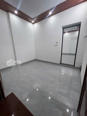2,95 tỷ bán nhà tập thể 40m2 tại nguyễn văn cừ, bồ đề, long biên, hà nội