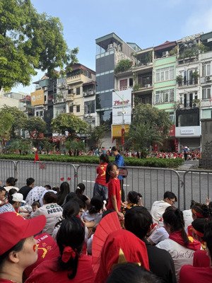 nhà đẹp phố kim mã 3 thoáng - 50m2 * 5 tầng, cách phố 50m - 13.2tỷ (thương lượng khách thiện chí)