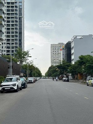 bán dn tại kdc thế kỉ 21, 38,5 tỷ, 121m2, giá cực chất hot!