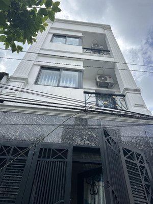 mình còn 4 phòng cho thuê theo nhà nguyên căn đường an dương vương, p16, quận 8