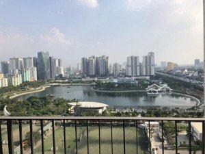 cần bán căn hộ 67m2, 2pn 2vs, full đồ đẹp, view hồ, chung cư vinhomes d''capitale. giá chỉ 6.8 tỷ