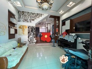 nhà phố 1/ gần ngay mặt tiền, ngang rộng 5mx13,8m, trệt, 3 lầu, hẻm 8m thông, giá 8,85 tỷ