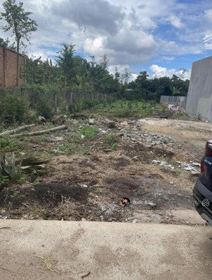 bán nhanh lô đất mặt tiền đường hồ văn nhánh, p10, tp mỹ tho. 120m2/650tr, cách bvđk 300m. full thổ