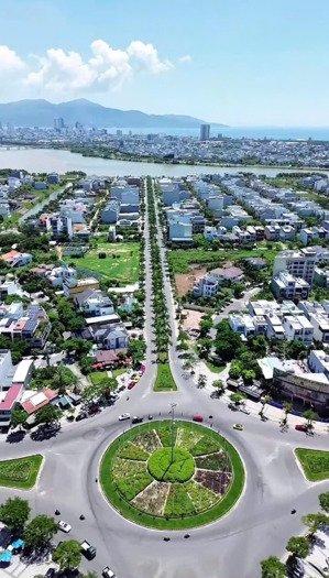 cực hiếm biệt thự 3 tầng góc đẹp đường 29/3 lê quang hòa