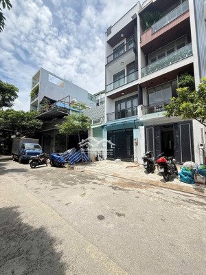 mtkd bắc ái - tân phú - 4m x 20m nở hậu - nhà c4 tiện xây mới - đang cho thuê 12tr/th