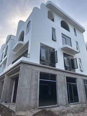 bán liền kề 4.07 đẹp tại vaquarius văn giang, 14,3 tỷ, 120m2, nhiều tiện ích