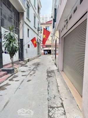 siêu phẩm hoàng như tiếp.nguyễn văn cừ.tt bồ đề 63 m2.3 tầng.9,6 tỷ.ngõ nông, thông, xe tải nhỏ