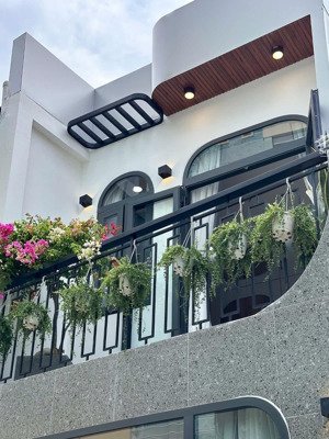 định cư cần bán nhà đường nghĩa hoà, p. 6, tân bình 70m2. lh vân xem ngay