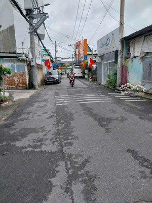 bán nhà hxh tận cửa hẻm 5m nhà sát mặt tiền đỗ xuân hợp tiện ích xung quanh không thiếu gì