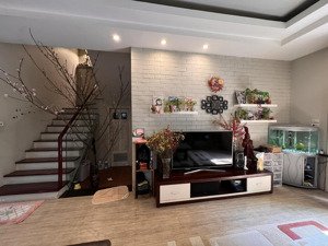 cho thuê biệt thự tại khu đô thị mỗ lao, 55 triệu, 196 m2, có thương lượng