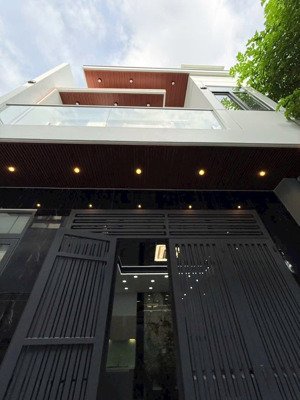 hạ giá bán gấp đường 6m thạch thị thanh,tân định,q1 giá 4tỷ350/68,2m cho thuê30tr gần cv lê văn tám