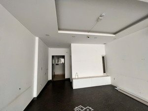 cho thuê tầng 4 mặt phố thợ nhuộm làm văn phòng, cửa hàng, cơ sở làm đẹp tháng máy, tầng hầm đỗ xe