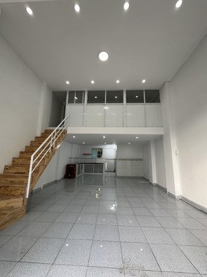 chính chủ cho thuê trực tiếp căn tầng trệt chung cư vsip 1 - việt sing