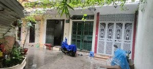 : nhà đẹp tại t t đống đa - nhà nhỏ mà có võ cực h.i.ếm . trước nhà rộng 5 m . đỗ trước cổng