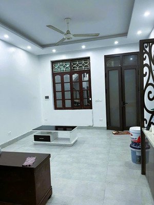 6.15 tỷ-30m2-nhà dân-gần phố-trần khát chân-lò đúc-hbt