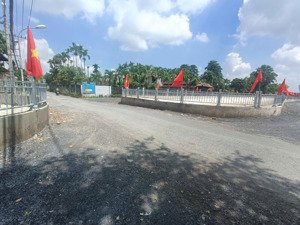 cho thuê nhà xưởng 700m 2 mặt tiền trước sau - võ thị đầy hóc môn