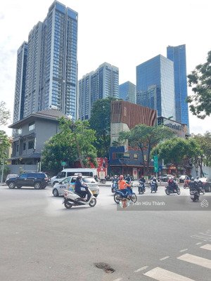 mảnh đất 110m cầu giấy - mt siêu khủng + kinh doanh + vỉa hè. siêu đắc địa - sẵn dòng tiền 140t.