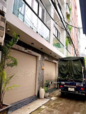 siêu phẩm thạch bàn 5 tầng đẹp mê ly ngõ oto đỗ cửa