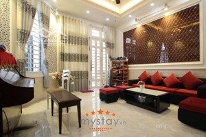 mặt tiền khủng5 đường 20m có lề
4 tầng - khu dân cư phú mỹ belleza, q7
dt: 5m x 22m ( 110 m2