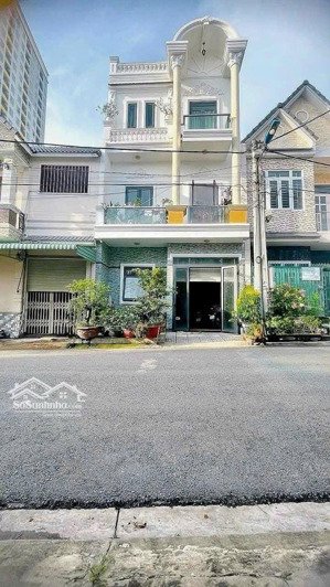 nhà 1 trệt 2 lầu + sân thượng 206m² gần ql1k & làng đh thủ đức, sẵn sổ