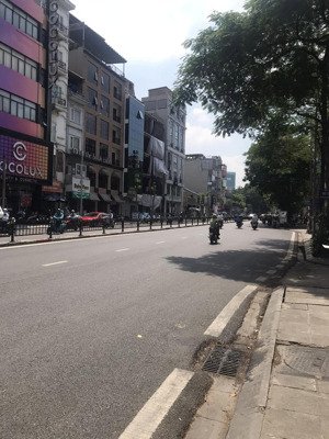 bán tòa nhà 8 tầng căn góc mặt phố nguyễn chánh- cầu giấy mặt tiền 4,8m giá: 51 tỷ!