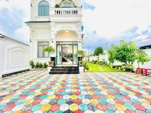 tôi chủ nhà đi nước ngoài không ở nên cần gả lại cho chủ mới biệt thự góc 2 mặt tiền