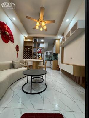 Nguyễn Khuyến bán nhà 30m2, 5 Tầng Giá Chỉ Nhỉnh 5 Tỷ