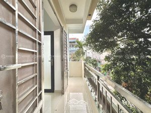 căn hộ 2 phòng ngủ - ban công - khu bàu cát - full nội thất - chỉ 9.x