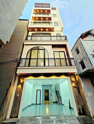 cần gấp giảm 500tr bán nhà 56m phố thạch bàn 6 tầng gara ô tô thang máy lô góc mà chỉ còn 13 tỷ