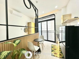 căn hộ 1pn ban công, hẻm ô tô & thang máy, đối diện toà nhà vietel, vòng xoay dân chủ