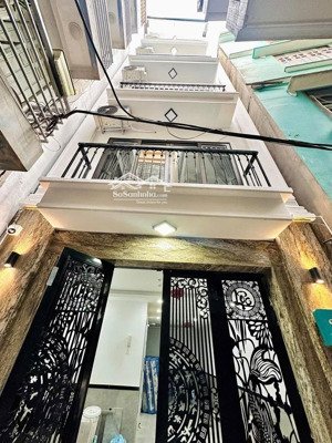 nhà 6 tầng x 45 m2 xây mới tinh có thang máy, mặt ngõ mai động 5m, ô tô đỗ cửa. 9p kk. giá 11 tỷ.