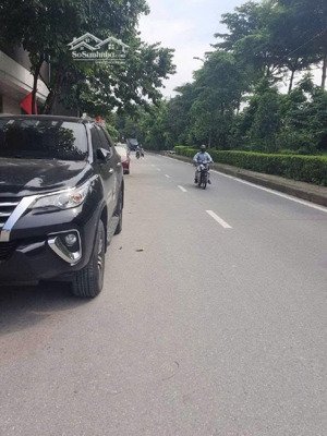 nhà tây hồ bưởi 31m, 6 tầng, nhà mặt phô, đường trước nhà 20m, mới tinh, full nội thất