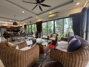 tống diễn . cho thuê biệt thự xẻ khe ecopark, nhà rất đẹp, như resort