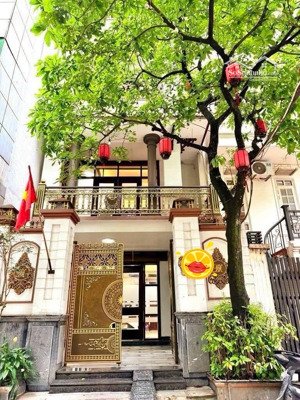 biệt thự phân lô tây hồ - mặt ngõ 4 ô tô tránh - nội thất quý hiếm - giáp mặt phố - víp nhất llq