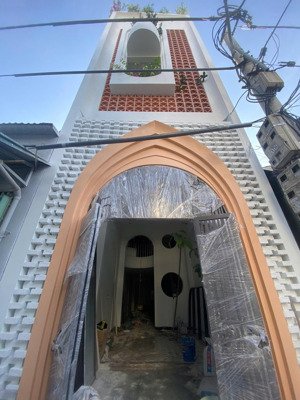 anh trai gửi bán nhà lại yên, kỹ sư tự xây tâm huyết, nuôi cây trong nhà. dt 53m2x4t. giá 6,25 tỷ