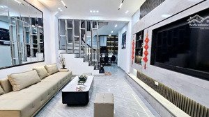 xuân thủy -cầu giấy nhà đẹp ở ngay-nhà cách ô tô 20m - vài bước ra phố- thoáng trước sau.