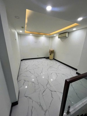 chính chủ cần bán gấp nhà hxt trường chinh,p13.q tân bình,dt 4,3 x 21 ,giá 11 tỷ tl 