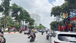 bán toà biulding mặt phố văn cao, ba đình - hn, dt 101m2 xây 10 tầng, ngân hàng thuê 3 tỷ/năm