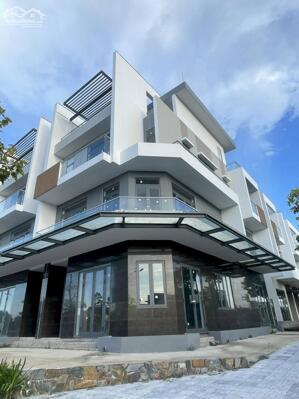 Bán căn góc 1 mặt đường chính Hoàng Quốc Việt, 1 mặt đường nhánh dự án BGI