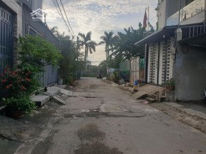 hxh đường bưng ông thoàn q9 gần villa park dt 62m giá 5 tỷ shr công chứng liền lh 