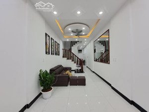 bán nhà riêng tại đại từ, 8,25 tỷ, 40m2,4 tầng, hàng hiếm giá tốt