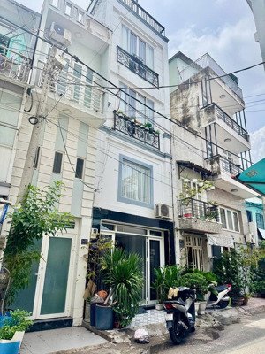 bán nhà vũ huy tấn, phường 3, quận bình thạnh
liên hệ điệp 