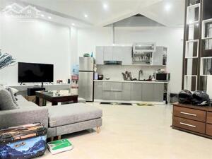 Bán nhà Thịnh Quang ngõ ba gác thoáng sạch , nhà mới đẹp 6 tầng thang máy nhập khẩu 40m giá 10 tỷ .