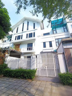 cho thuê nhà liền kề geleximco lê trọng tấn. dt 160m2, 4 tầng, mt 8m, đầy đủ đh, nl, giá chỉ 30tr