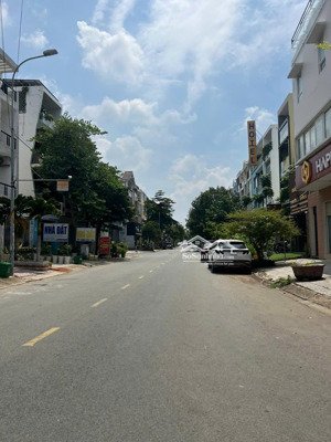 góc 2 mt thương hiệu - quốc hương, thảo điền, q2 - dt 11 x 35m - xd hầm 7 tầng - giá bán 79 tỷ