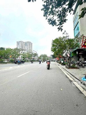 nhà mặt phố xã đàn -quận đống đa -vỉa hè 9 m- ô tô -2 chiều -135 m2-5 tầng-mt-9 m-